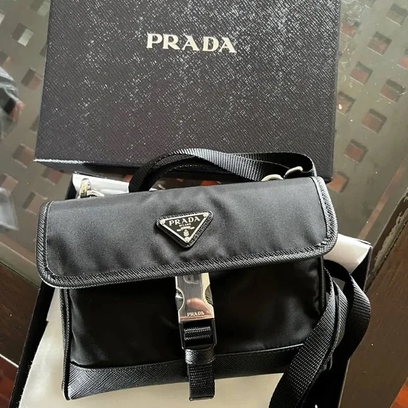 Prada.Re-Nylon And Saffiano Leather Phone holder Pouch Strap, Mint Condition💯 - Picture 6 of 13